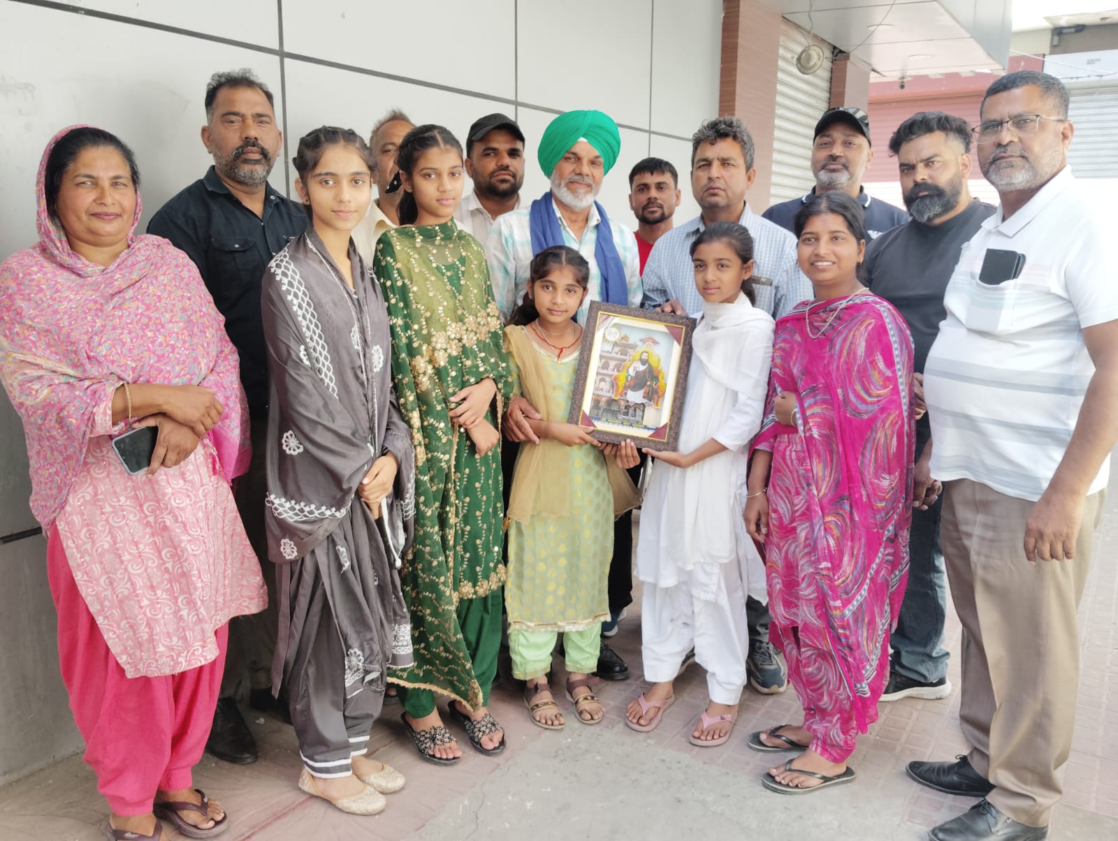 कनाडा के समाजसेवी साधु सिंह को विशेष सम्मान  
